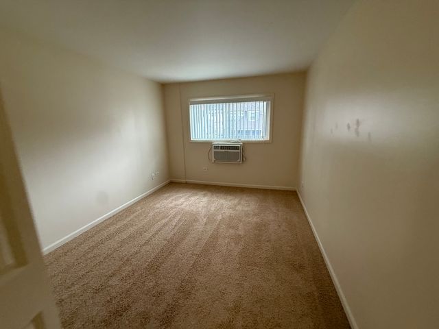 110 N Kenilworth Avenue 1F, Oak Park, IL 60301