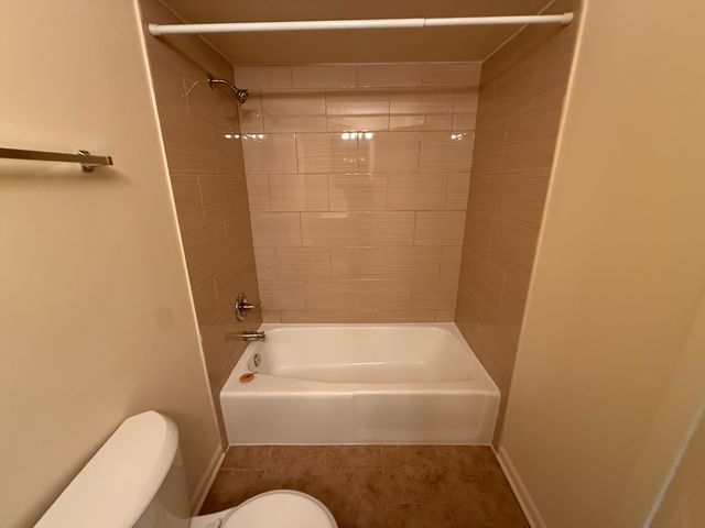110 N Kenilworth Avenue 1F, Oak Park, IL 60301