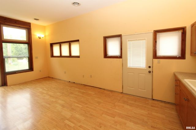 621 N STEWART Street, Creve Coeur, IL 61610
