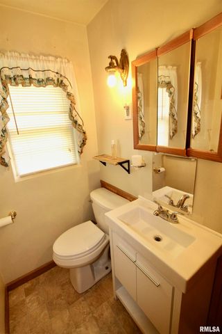 621 N STEWART Street, Creve Coeur, IL 61610