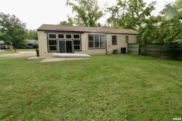 621 N STEWART Street, Creve Coeur, IL 61610