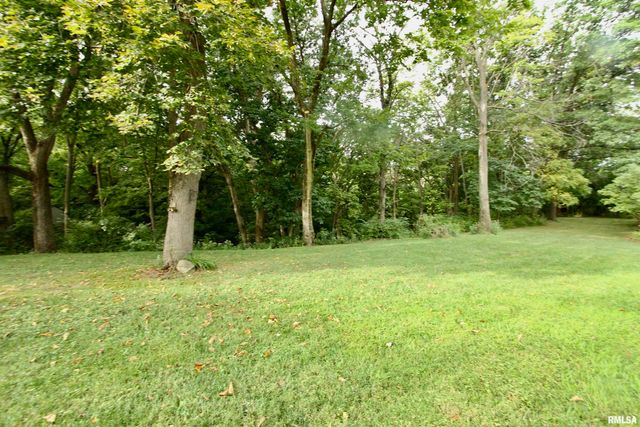 621 N STEWART Street, Creve Coeur, IL 61610