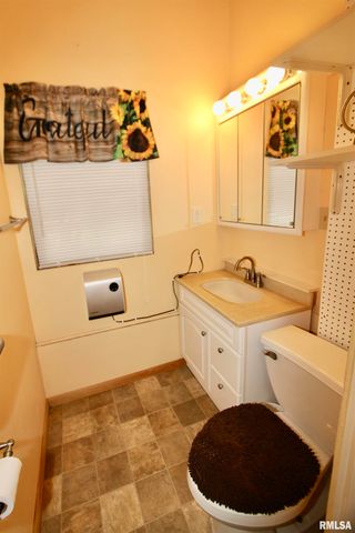 621 N STEWART Street, Creve Coeur, IL 61610