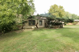 621 N STEWART Street, Creve Coeur, IL 61610