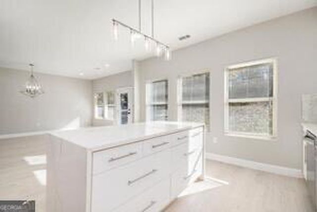 7428 Mockingbird Trail, Riverdale, GA 30274