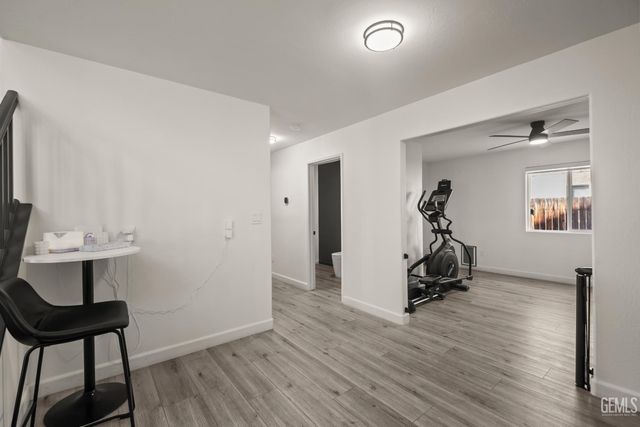 7003 Crossroads Drive, Bakersfield, CA 93312