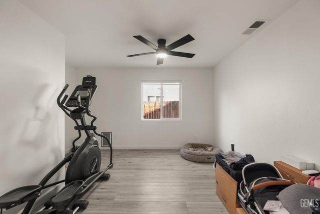7003 Crossroads Drive, Bakersfield, CA 93312