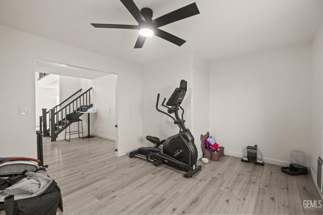 7003 Crossroads Drive, Bakersfield, CA 93312