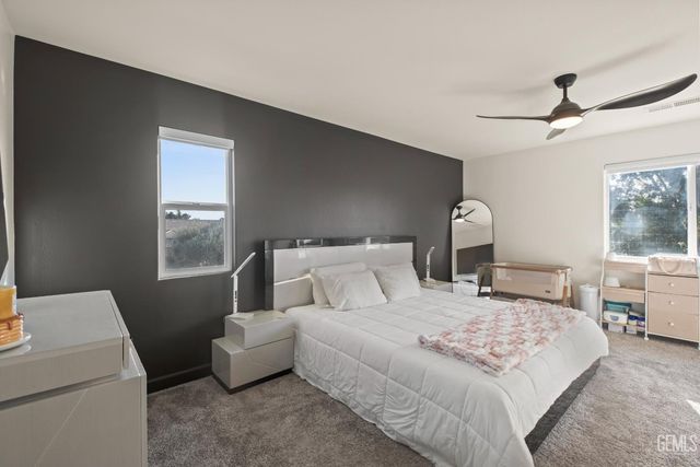 7003 Crossroads Drive, Bakersfield, CA 93312