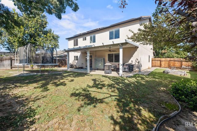 7003 Crossroads Drive, Bakersfield, CA 93312