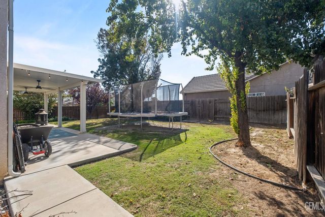 7003 Crossroads Drive, Bakersfield, CA 93312