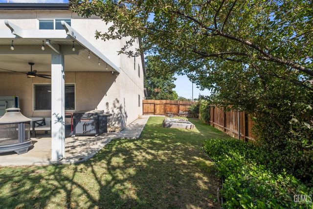 7003 Crossroads Drive, Bakersfield, CA 93312