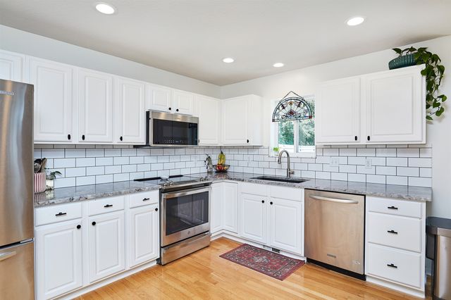 124 S 46th Street, West Des Moines, IA 50265