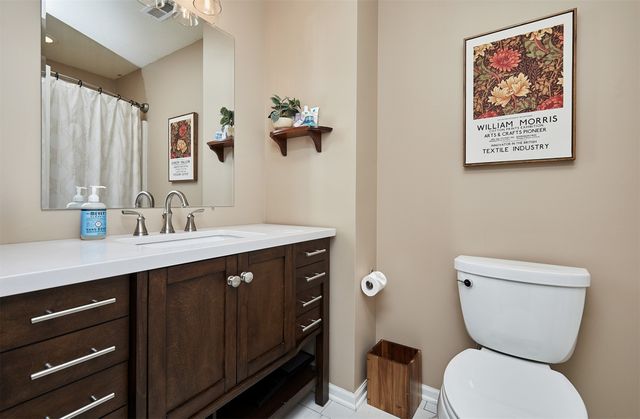 124 S 46th Street, West Des Moines, IA 50265