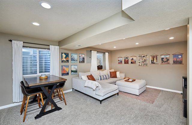 124 S 46th Street, West Des Moines, IA 50265