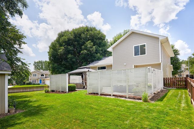 124 S 46th Street, West Des Moines, IA 50265