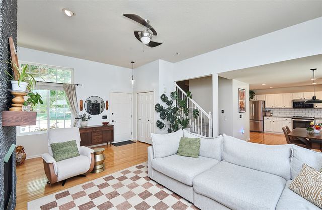 124 S 46th Street, West Des Moines, IA 50265