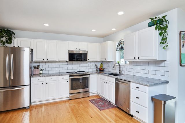 124 S 46th Street, West Des Moines, IA 50265