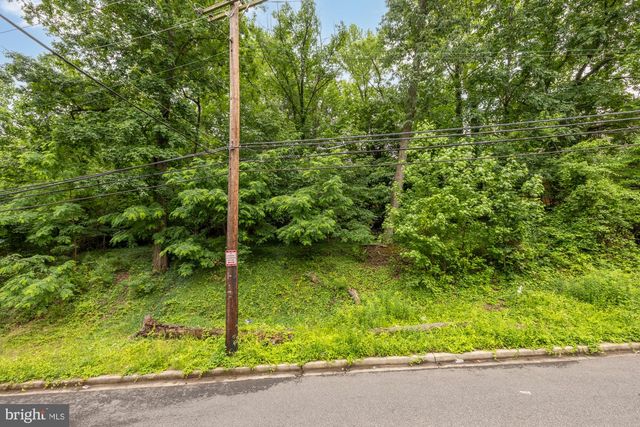 4647 G ST SE, Washington, DC 20019
