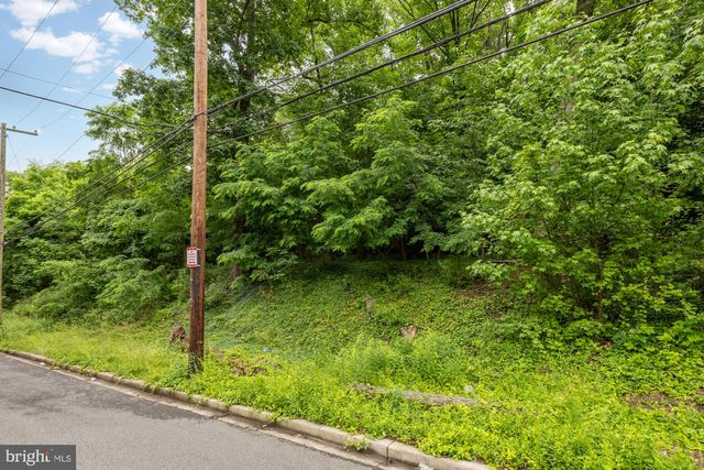 4647 G ST SE, Washington, DC 20019