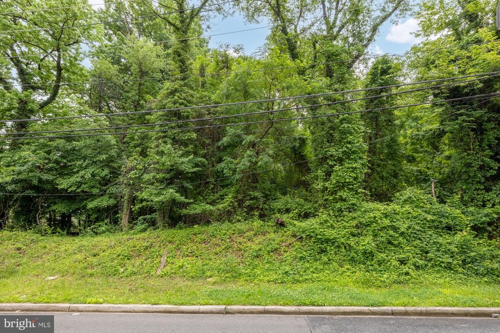 4647 G ST SE, Washington, DC 20019