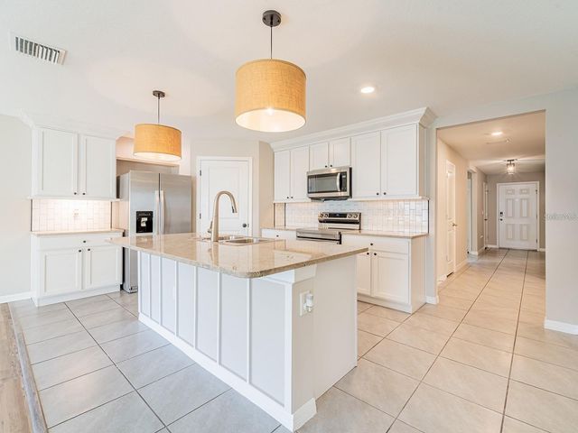 13748 WINEBERRY DRIVE, Dade City, FL 33525