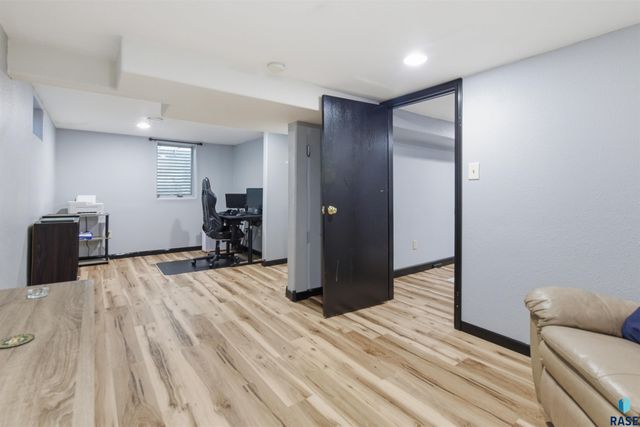 2904 S Prairie Ave Avenue, Sioux Falls, SD 57105