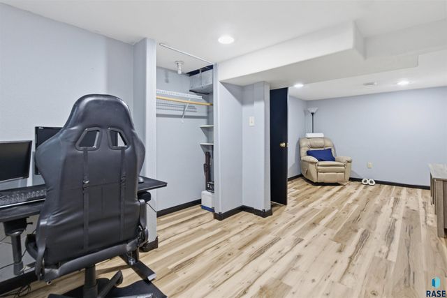 2904 S Prairie Ave Avenue, Sioux Falls, SD 57105