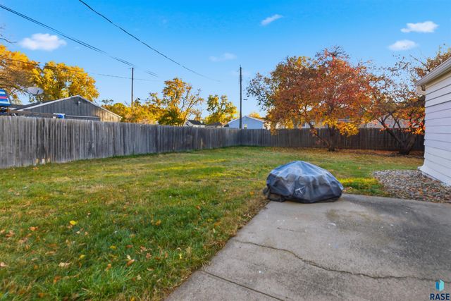 2904 S Prairie Ave Avenue, Sioux Falls, SD 57105