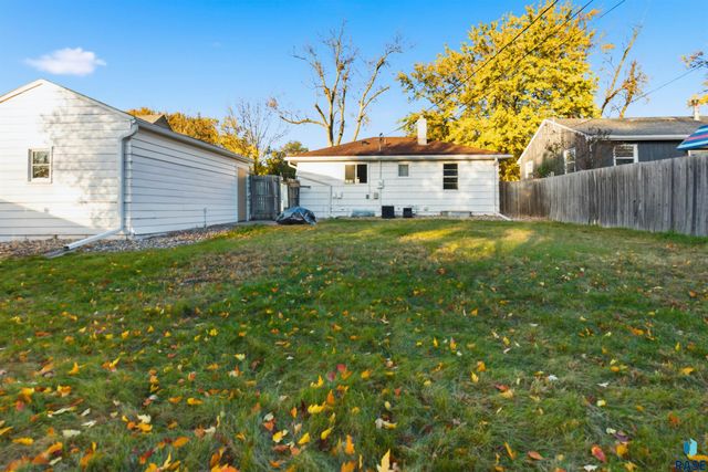 2904 S Prairie Ave Avenue, Sioux Falls, SD 57105