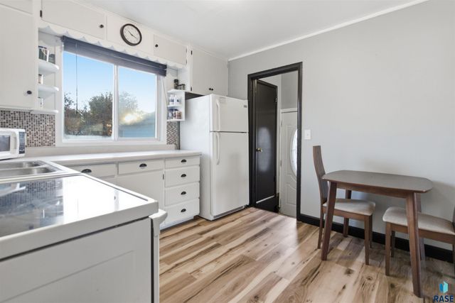 2904 S Prairie Ave Avenue, Sioux Falls, SD 57105