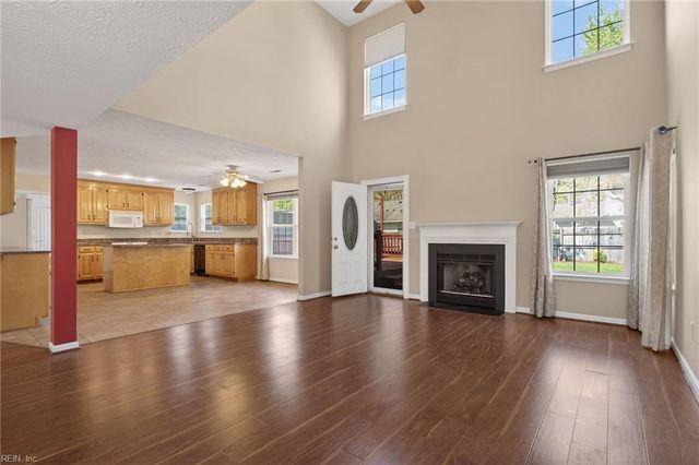 311 Charity LN, Newport News, VA 23602