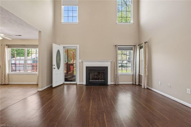 311 Charity LN, Newport News, VA 23602