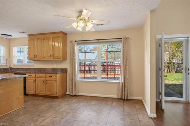 311 Charity LN, Newport News, VA 23602