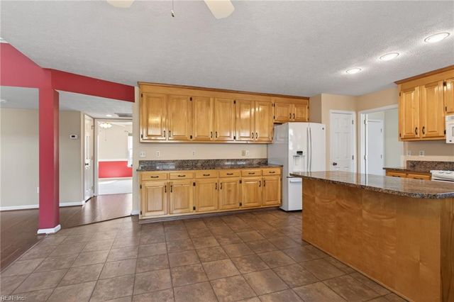 311 Charity LN, Newport News, VA 23602