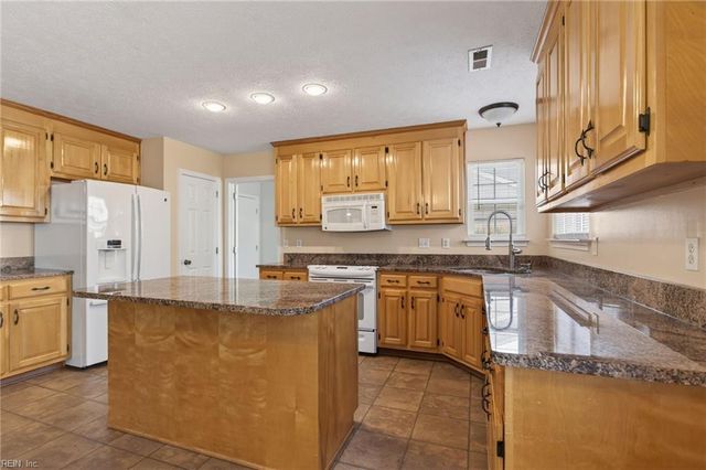 311 Charity LN, Newport News, VA 23602