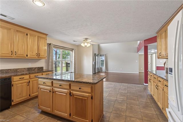 311 Charity LN, Newport News, VA 23602