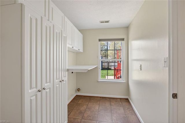 311 Charity LN, Newport News, VA 23602