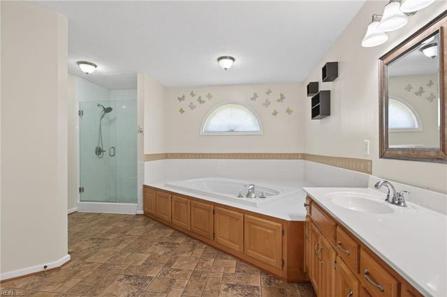 311 Charity LN, Newport News, VA 23602