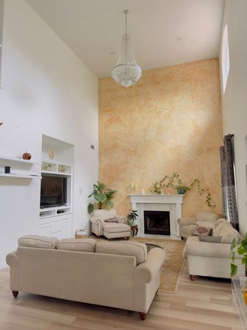 1233 Plaza Ct, Tracy, CA 95377