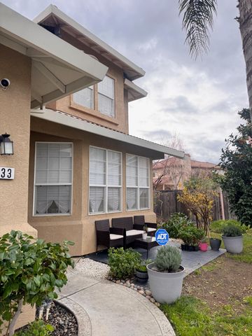 1233 Plaza Ct, Tracy, CA 95377