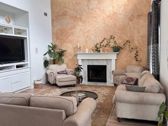 1233 Plaza Ct, Tracy, CA 95377