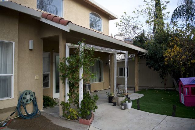 1233 Plaza Ct, Tracy, CA 95377