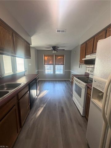1852 Blairmore ARCH, Virginia Beach, VA 23454