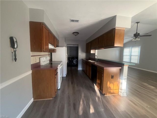 1852 Blairmore ARCH, Virginia Beach, VA 23454