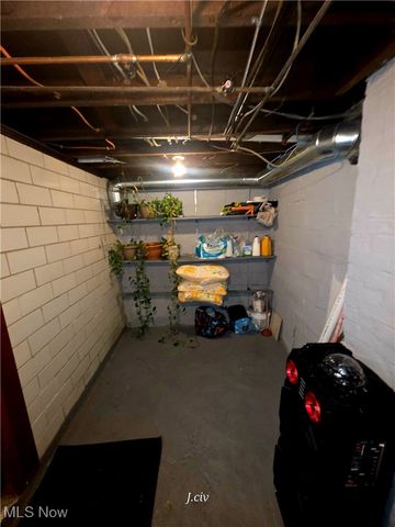 983 Garden Street NW, Warren, OH 44485