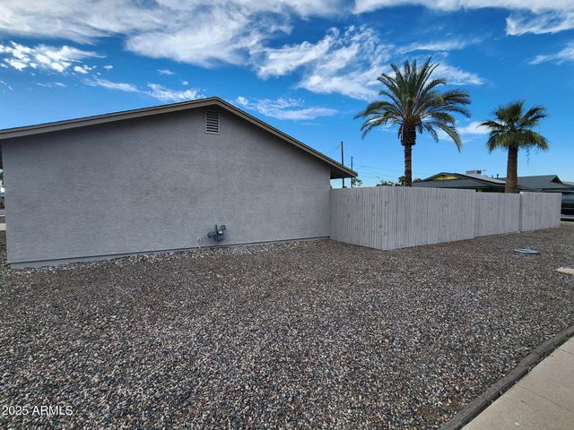 10702 W CHERRY HILLS Drive, Sun City, AZ 85351