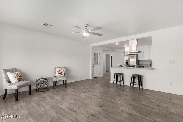 10702 W CHERRY HILLS Drive, Sun City, AZ 85351