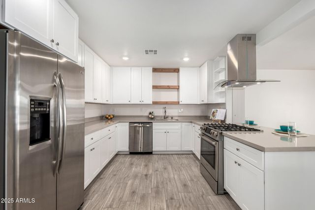 10702 W CHERRY HILLS Drive, Sun City, AZ 85351