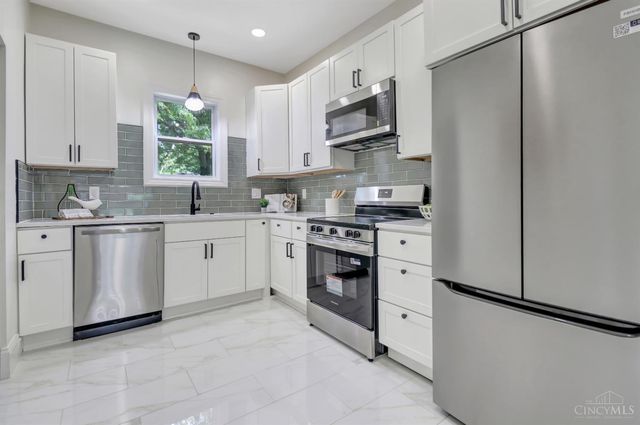 3020 Daytona Avenue, Cincinnati, OH 45211